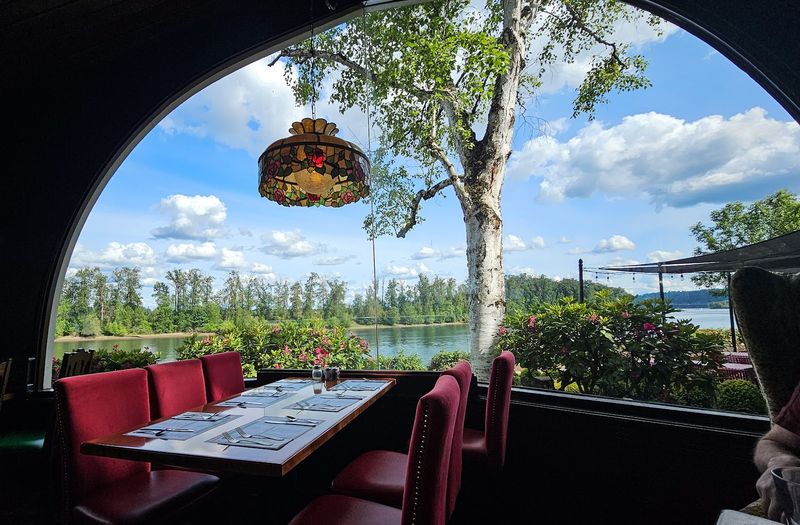 The River View Tables Worth Requesting