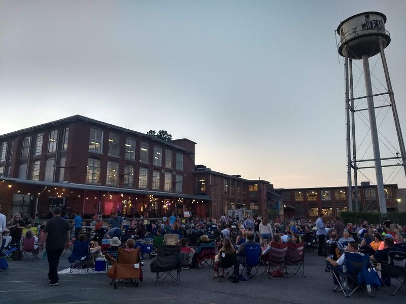 The Saturday Outdoor Market Is Worth Planning Your Whole Trip Around