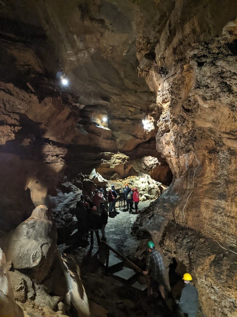 The Seneca Indians and the Cavern's Human History