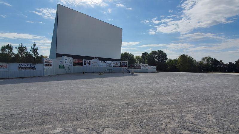 The Setting and Atmosphere of the Lot