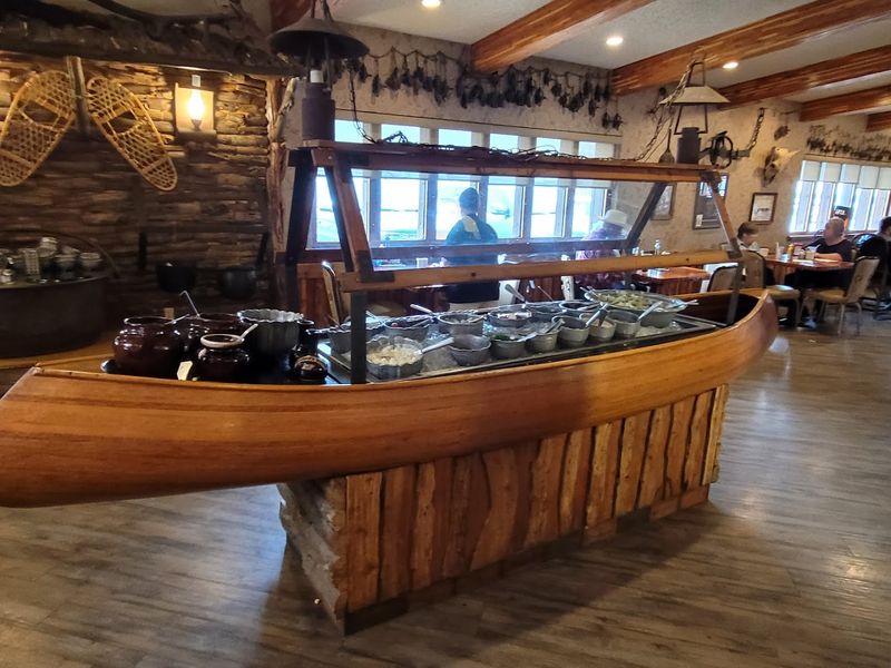 The Soup and Salad Bar With a Personality of Its Own