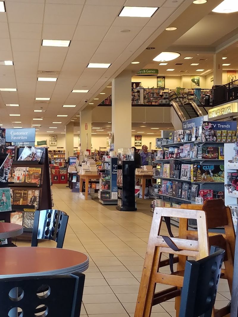 The Starbucks Cafe That Makes Long Visits Even Better