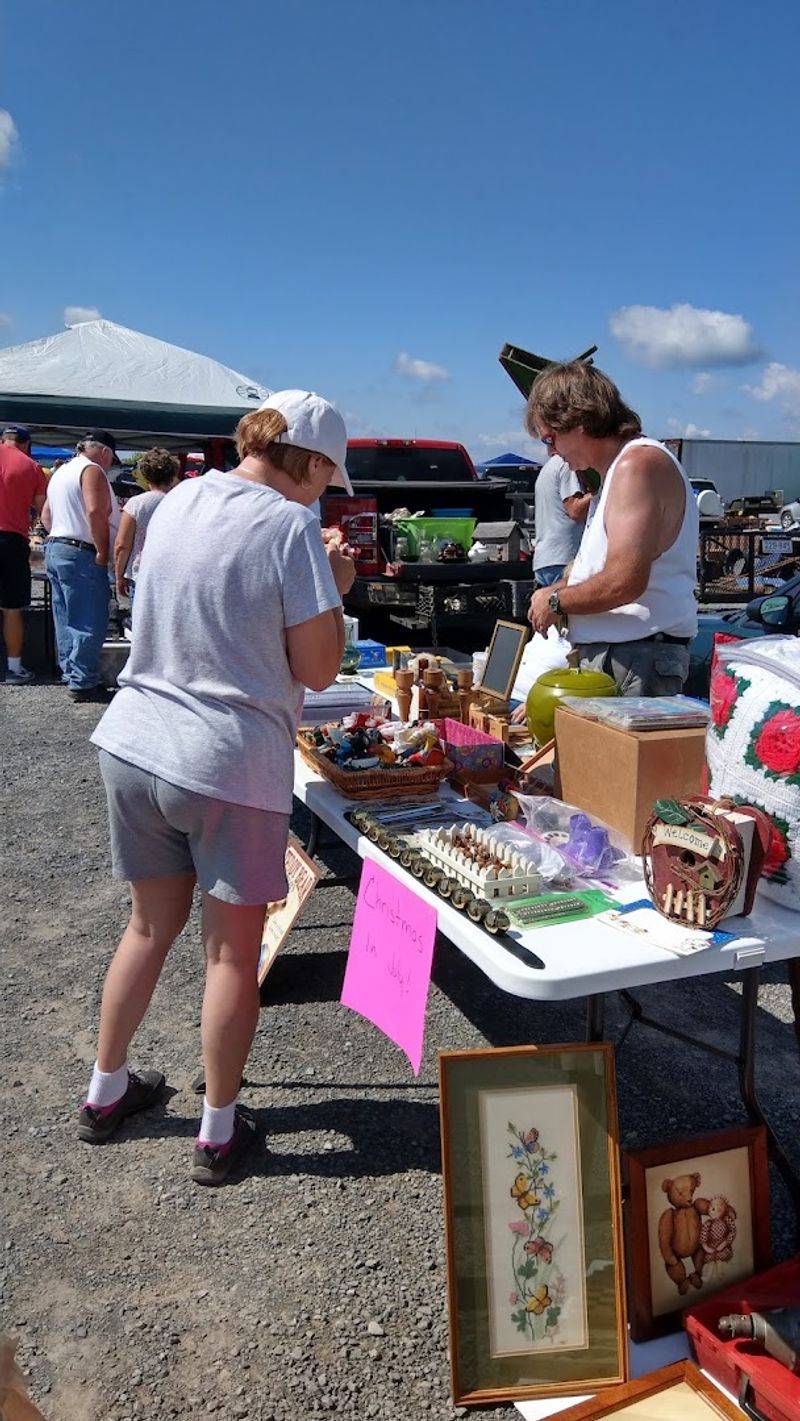 The Sunday Morning Atmosphere That Keeps People Coming Back The Sunday Morning Atmosphere That Keeps People Coming Back