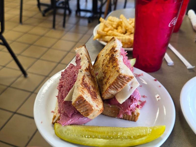 The Two-Handed Eating Strategy Nobody Warns You About