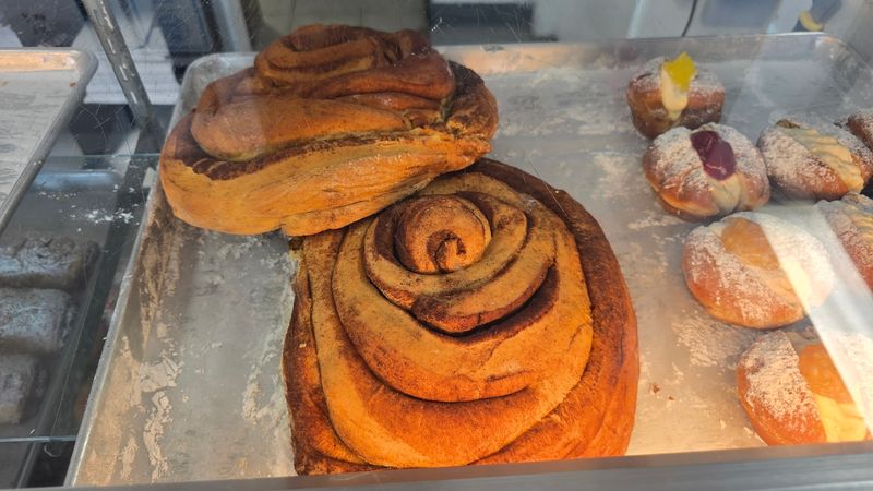 The Viral Giant Cinnamon Rolls That Started a Social Media Storm The Viral Giant Cinnamon Rolls That Started a Social Media Storm