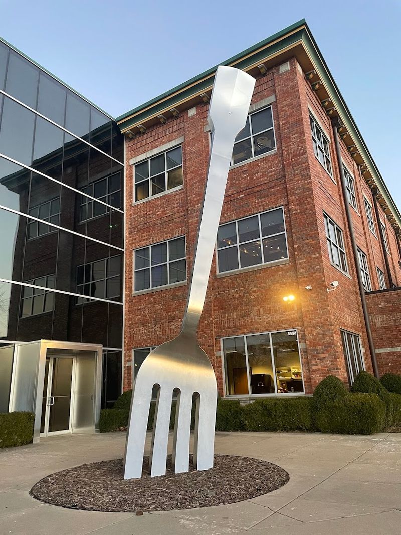 The World's Largest Fork, Springfield, Missouri
