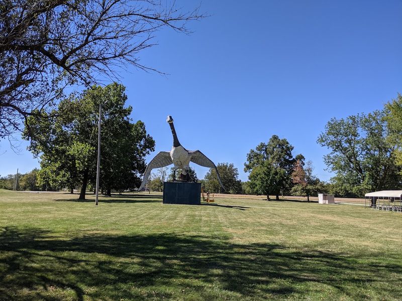The World's Largest Goose (Maxie), Sumner, Missouri