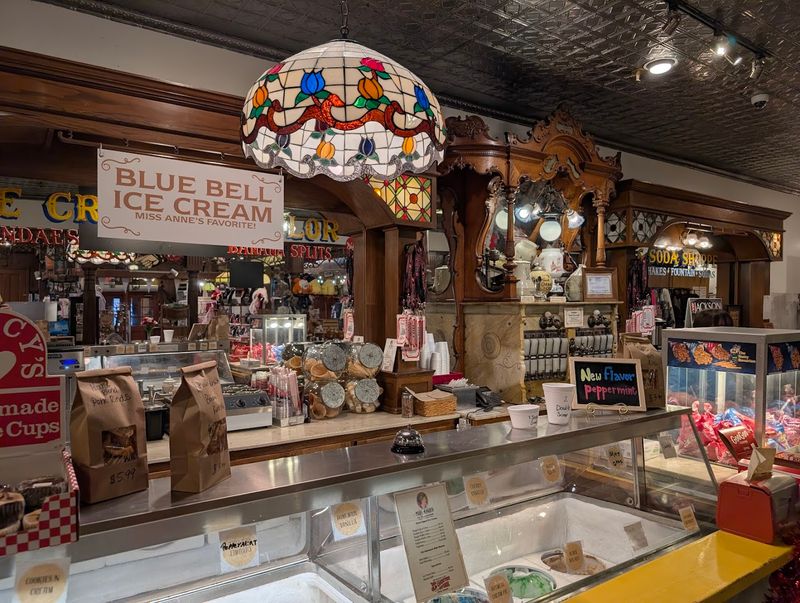There Is More To Browse After You Eat