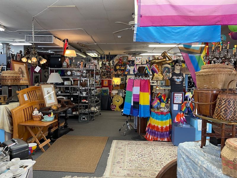 Top Drawer Thrift, Austin, TX Top Drawer Thrift, Austin, TX