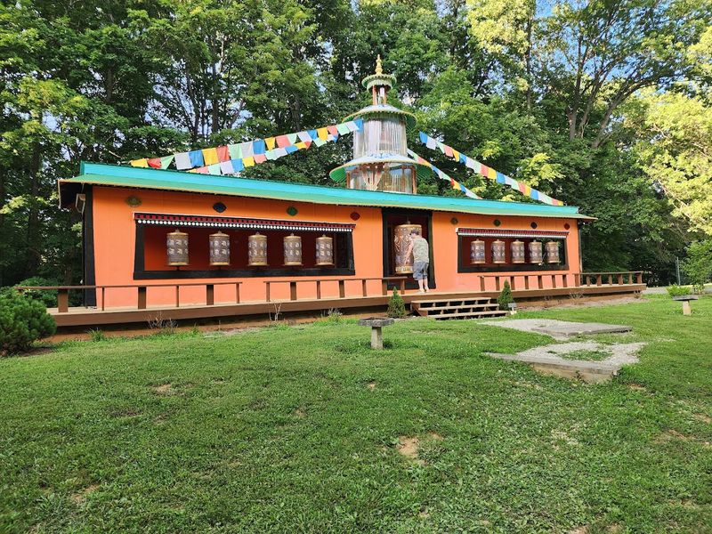 Try The Retreat Cabins For An Overnight Stay Try The Retreat Cabins For An Overnight Stay