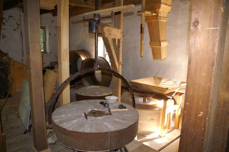 Two Thousand Pounds of Grinding Power Two Thousand Pounds of Grinding Power