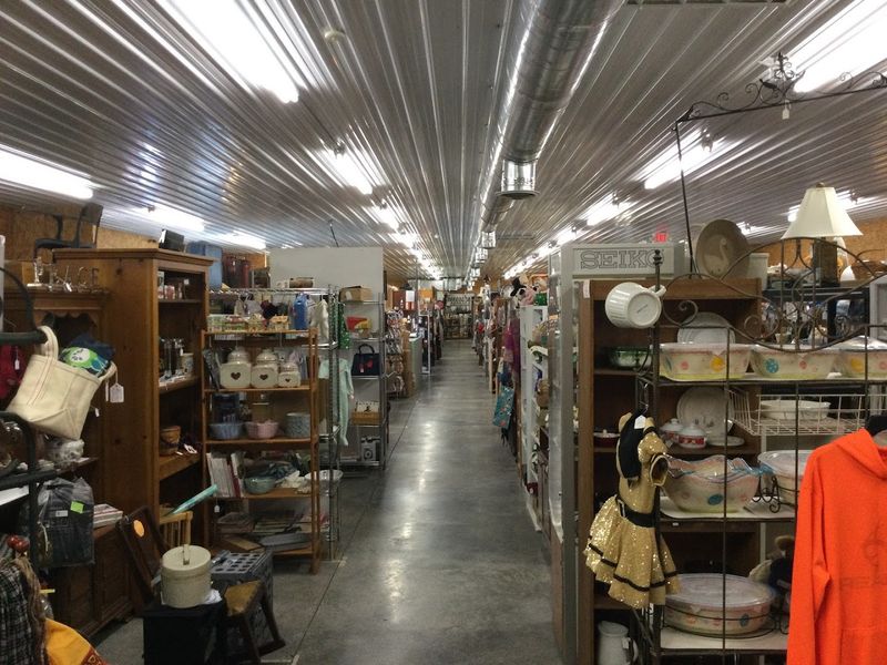 Vintage Clothing and Accessories Worth the Hunt Vintage Clothing and Accessories Worth the Hunt