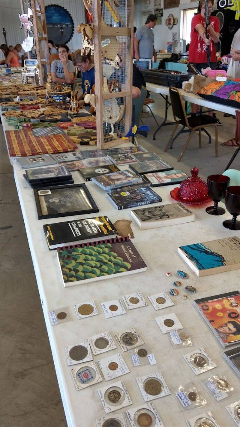 Vintage Collectibles That Tell a Story Vintage Collectibles That Tell a Story
