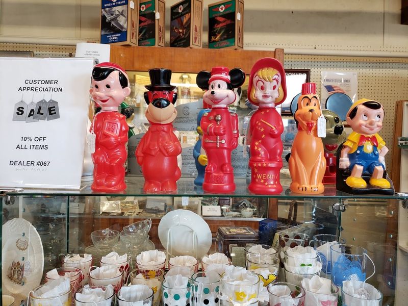 Vintage Collectibles That Tell a Story Vintage Collectibles That Tell a Story