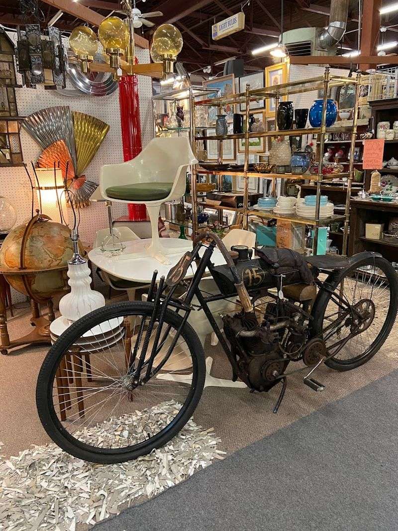 Vintage Market in the Mountains
