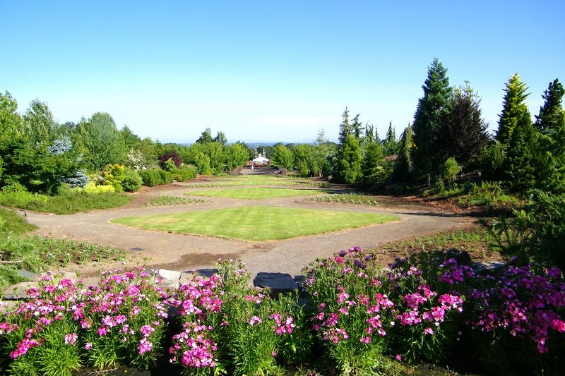 Wandering the Themed Garden Sections