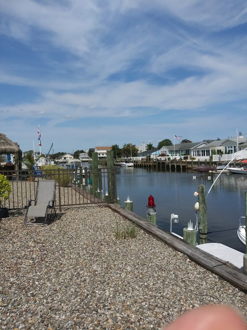 Waterfront Home Styles That Match the Relaxed Vibe