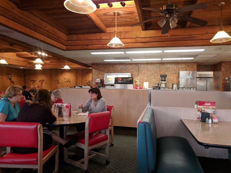 What That 70s Diner Vibe Actually Feels Like