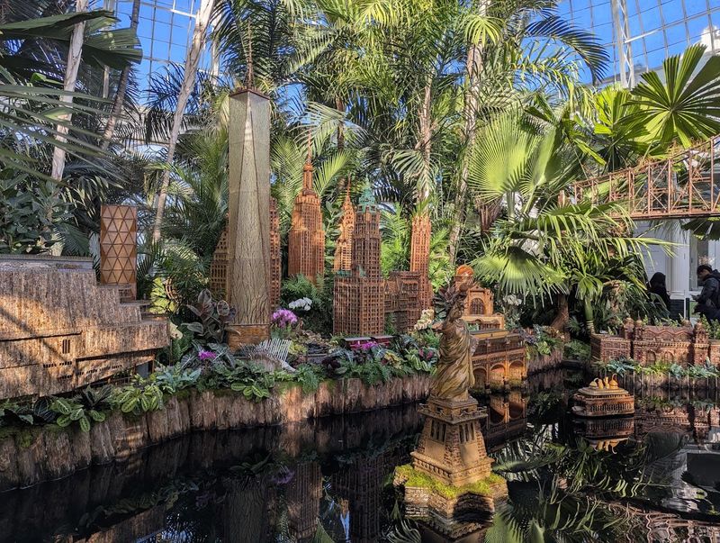 When Seasonal Displays Take Over When Seasonal Displays Take Over
