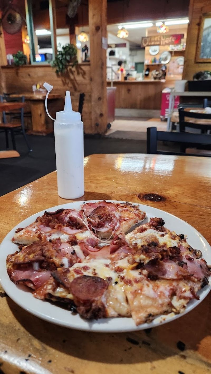 Why Big Mountain Pizza Is Worth the Stop on Highway 58