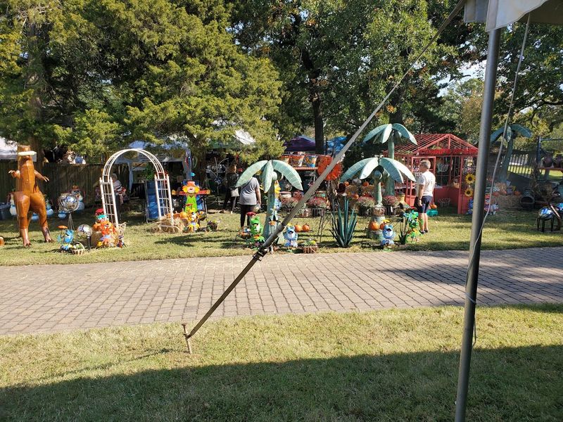 Why Brush Creek Bazaar Deserves A Spot On Your Fall Bucket List