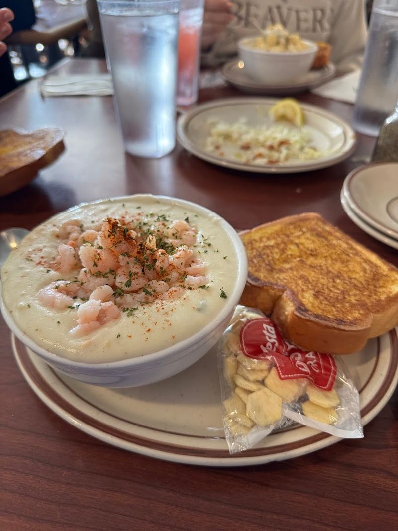 Why Chowder Bowl Belongs on Every Oregon Coast Itinerary
