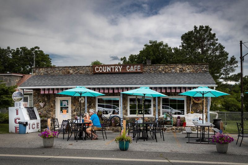 Why Country Café Is the Perfect Road Trip Stop