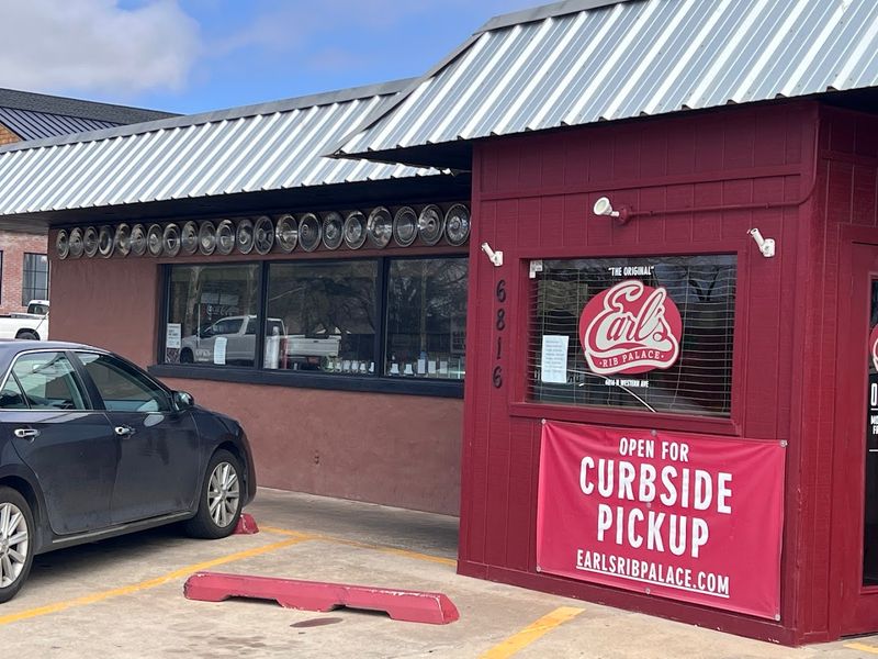 Why Earl's Keeps Earning Its Place on the OKC Food Map