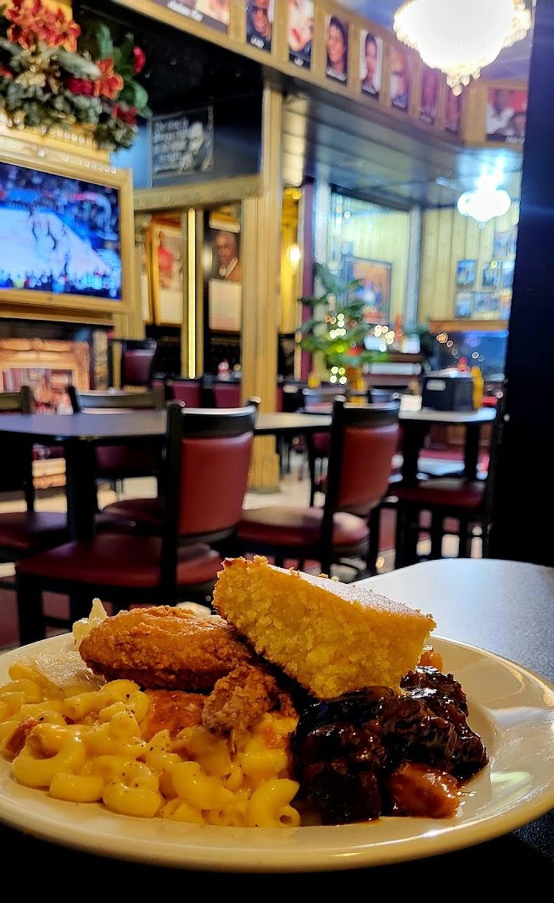 Why Mama Sheila's Keeps Drawing People Back to Minneapolis