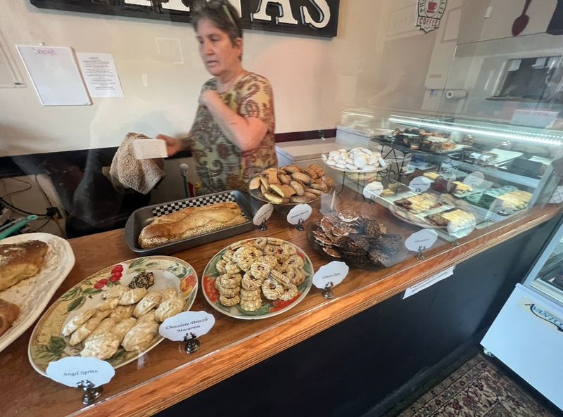 Why Nana Rose's Keeps Pulling People Back