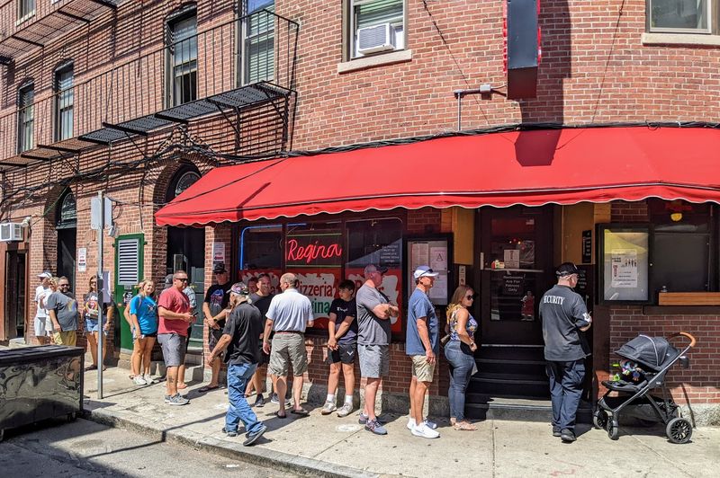 Why People Gladly Wait For A Table