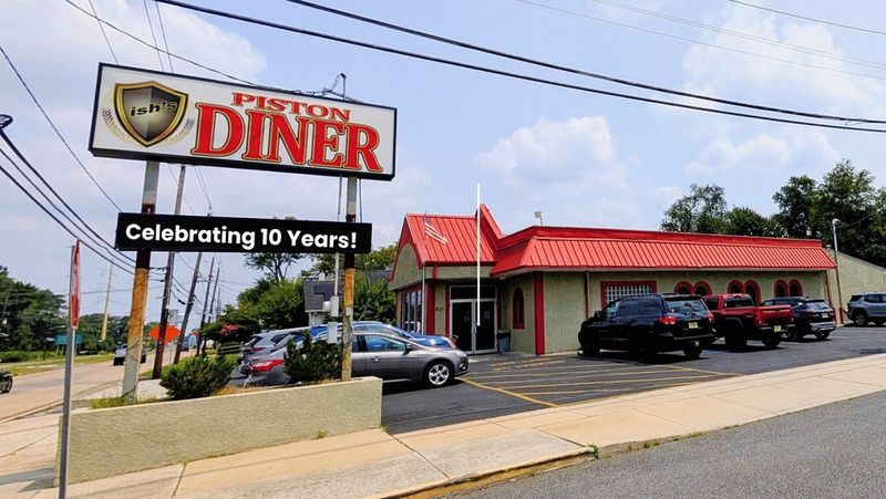 Why Piston Diner Is Worth the Trip from Anywhere Why Piston Diner Is Worth the Trip from Anywhere