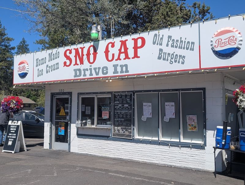 Why This Drive-In Earns Its Place on Every Oregon Road Trip