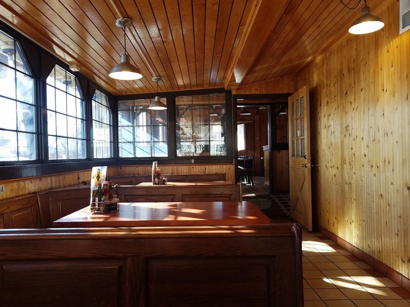 Why This Spot Deserves a Stop on Any Wyoming Road Trip