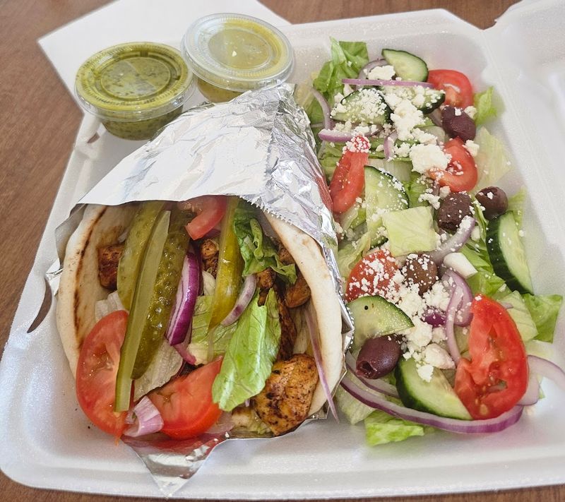 Willy's Kitchen Is the Hidden Gem Tucked Inside a Gas Station Property