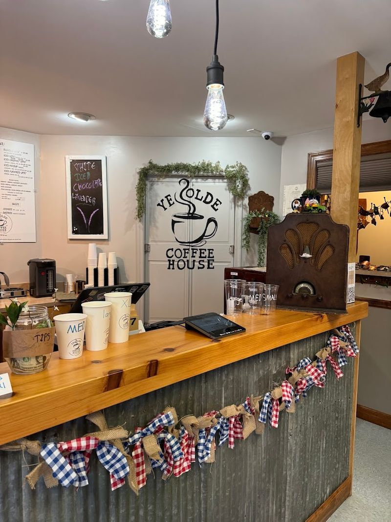 Ye Olde Coffee House, Grottoes Ye Olde Coffee House, Grottoes