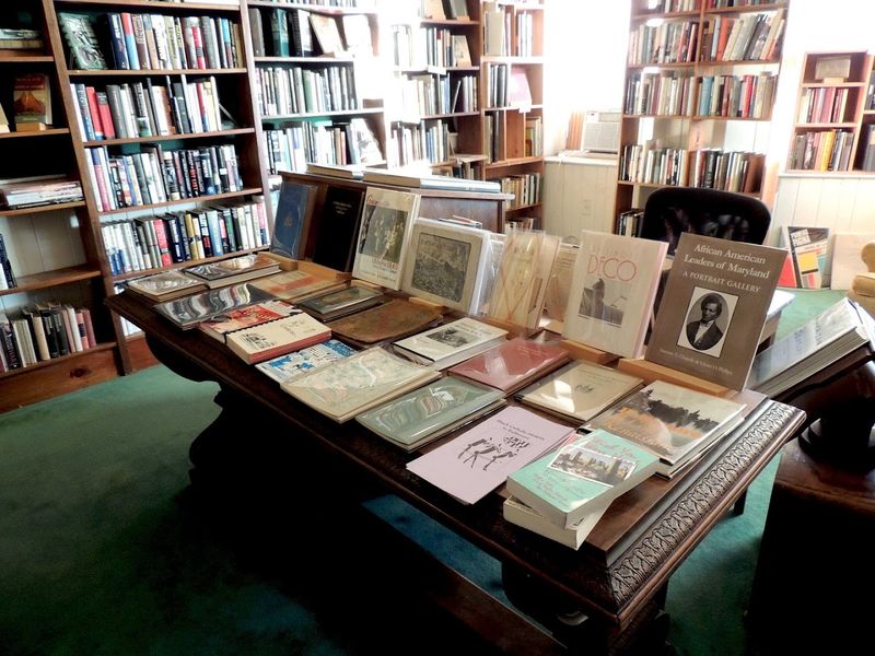 19th-Century English Literature and Pre-Raphaelite Treasures