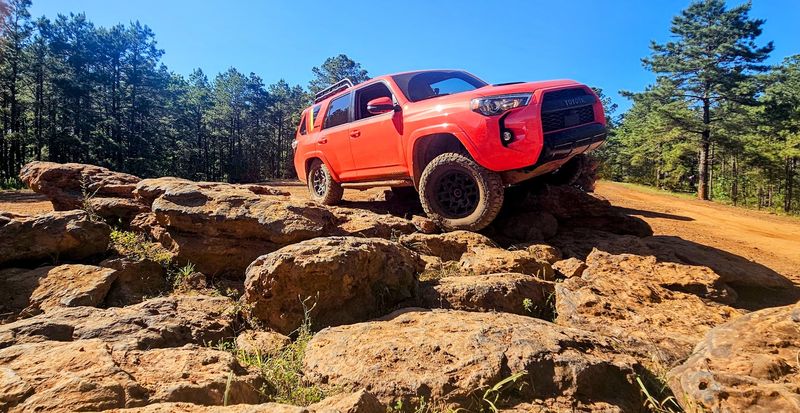 4x4 Rock Crawling and Hill Climb Challenges 4x4 Rock Crawling and Hill Climb Challenges