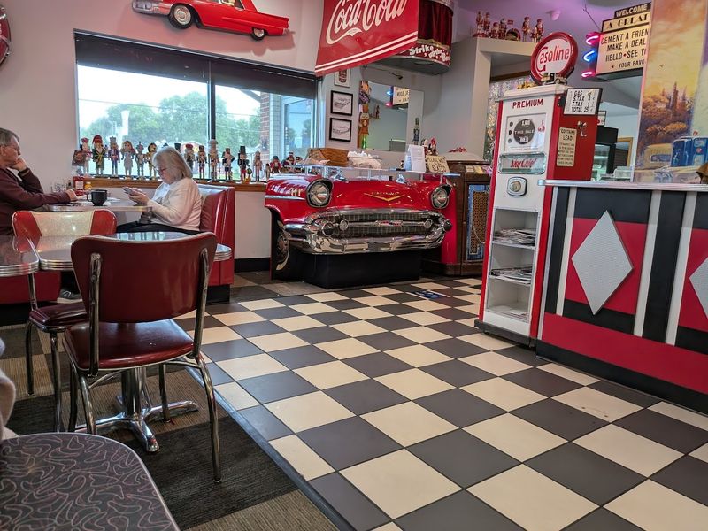 A 1950s Time Capsule That Actually Works A 1950s Time Capsule That Actually Works