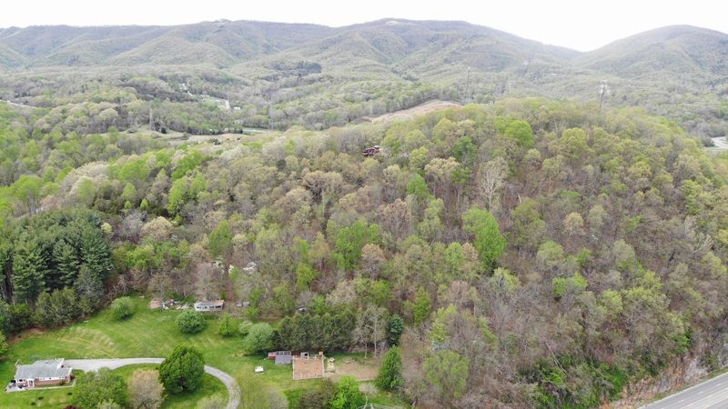 A Blue Ridge Mountain Setting That Adds Pure Magic