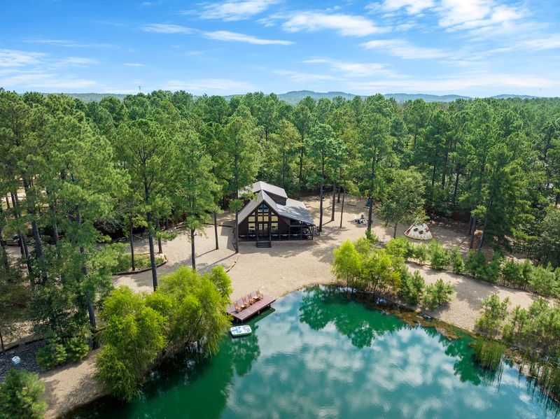 A Cabin That Lets You Actually Exhale A Cabin That Lets You Actually Exhale