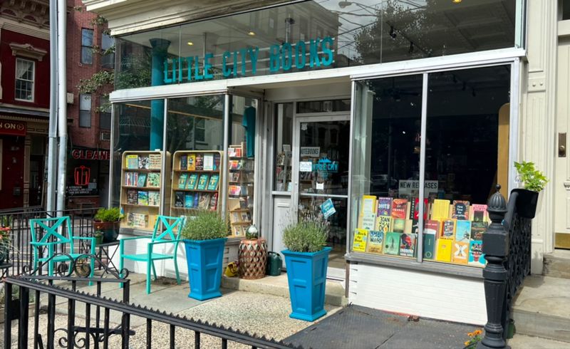 A Cozy Independent Bookstore Right in the Heart of Hoboken A Cozy Independent Bookstore Right in the Heart of Hoboken