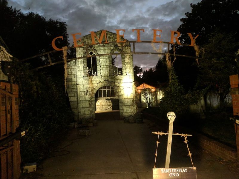 A Front Yard That Becomes a Graveyard Every October A Front Yard That Becomes a Graveyard Every October