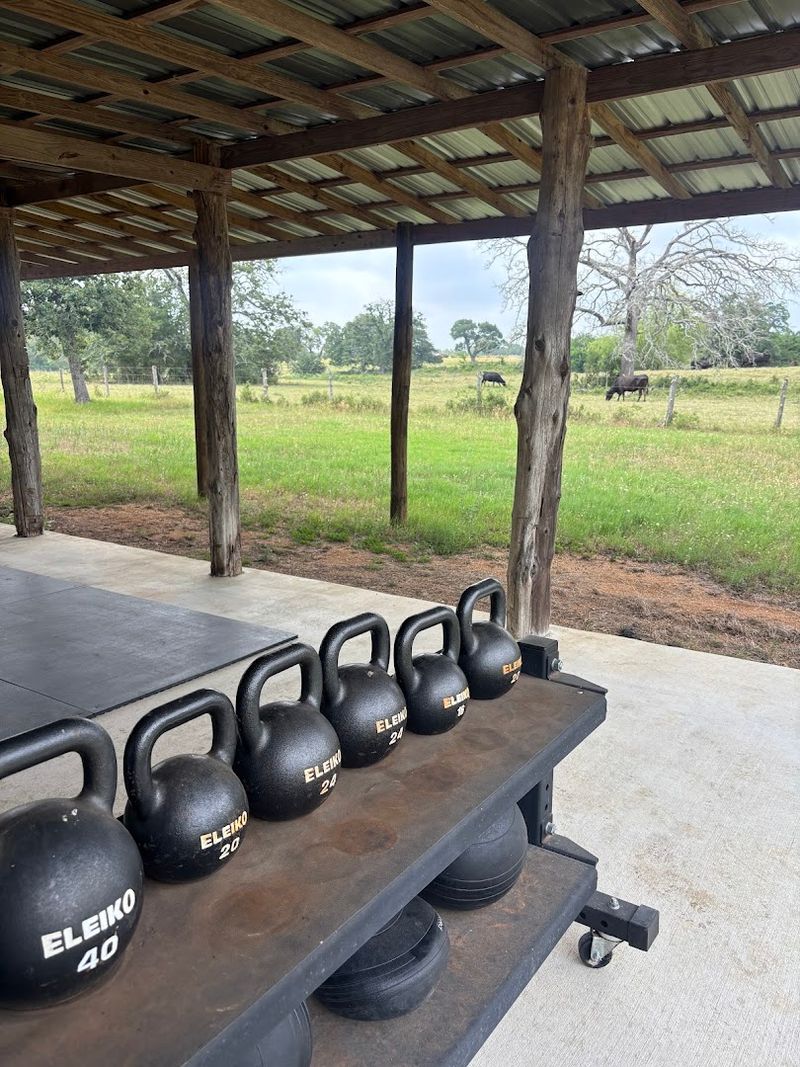 A Fully Equipped Gym That Keeps Your Routine Intact