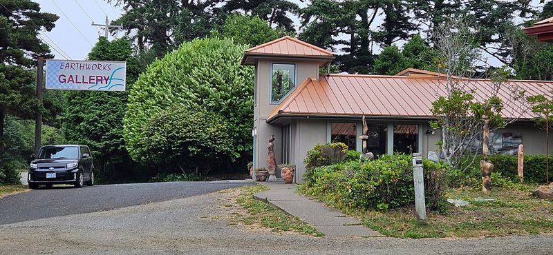 A Gallery That Has Grown Into a Coastal Landmark