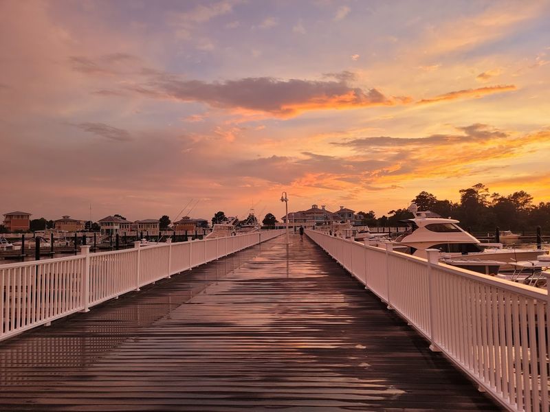 A Grand Waterfront Arrival That Sets the Tone Immediately A Grand Waterfront Arrival That Sets the Tone Immediately