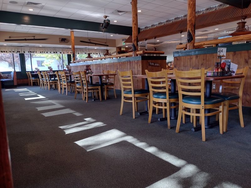A Great Spot for Families and Solo Diners Alike