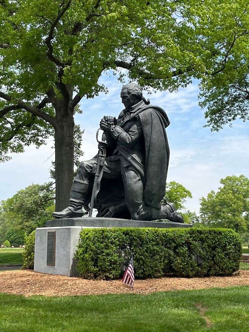 A Kneeling Washington Statue You Won't Find Anywhere Else A Kneeling Washington Statue You Won't Find Anywhere Else