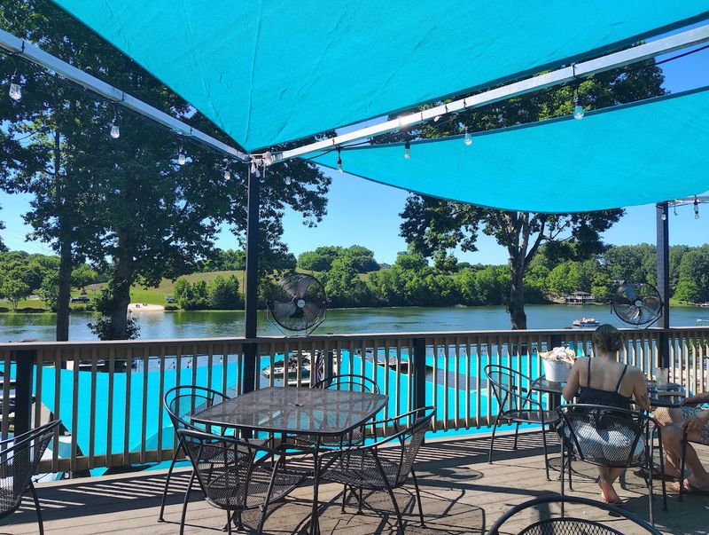 A Lakeside Welcome That Resets Your Whole Mood