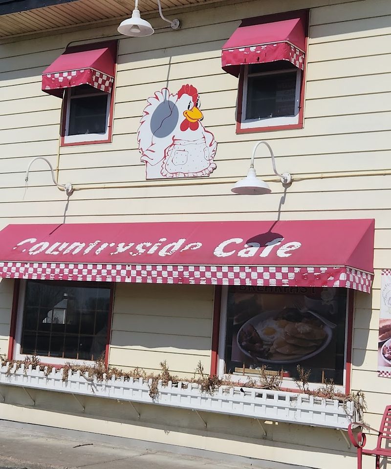 A Legendary Roadside Spot With Real Small-Town Soul A Legendary Roadside Spot With Real Small-Town Soul